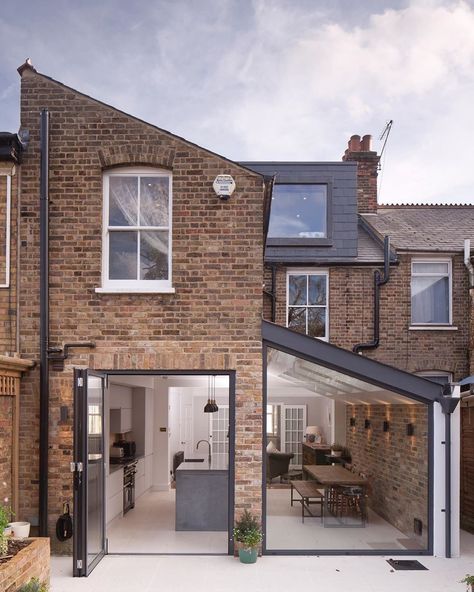 Amazing rear extension to this Victorian Terrace. Comment what you think below👇🏻⁠ 📍Hertfordshire⁠ ⁠ Designed by @gazeyarchitects⁠ Owner:… Side Extension Ideas, Terrace Extension, Side Return Extension, Extension Plans, House Extension Plans, Victorian Terrace House, Side Extension, House Extension Design, Extension Designs