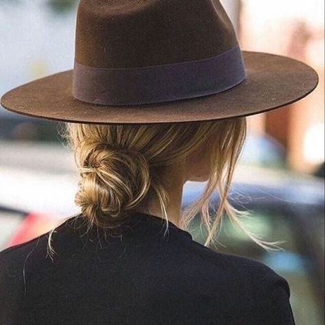 Low bun + Fedora = Perfection #ShopStyle #shopthelook #MyShopStyle #fedora #modern #simplistic #bun #WeekendLook #BeachVacation #WearToWork #SummerStyle #BirthdayParty #SpringStyle #OOTD #TravelOutfit Model Pose, Bohol, Stylish Hats, Olivia Palermo, Hairstyles Ideas, Outfits With Hats, Gigi Hadid, Hair Hairstyles, Looks Style