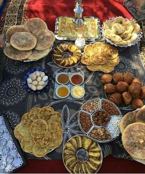 Moroccan Breakfast, Different Types Of Food, Plats Ramadan, Pure Aesthetic, Morocco Food, Moroccan Aesthetic, Moroccan Tea, Moroccan Cooking, Breakfast Platter