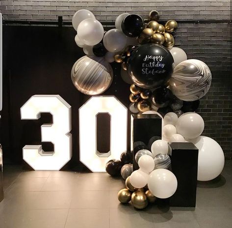 Birthday Party Dinner Ideas, Man 30th Birthday, Man 30th Birthday Ideas, Party Dinner Ideas, Birthday Party Dinner, 30th Birthday Balloons, 30th Birthday Men, 30th Bday Party, 30th Birthday Themes