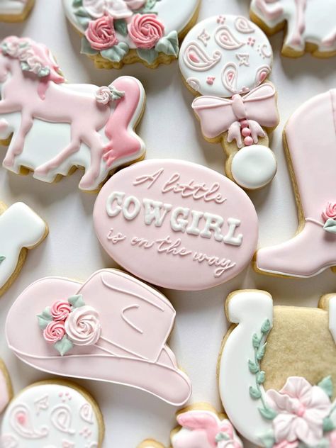 Western Theme Baby Shower Ideas Girl, Baby’s First Rodeo Birthday Theme Girl, Boho Cowgirl Baby Shower Ideas, Cowgirl Theme Baby Shower Ideas, Baby Shower Cowgirl Theme, Western Baby Shower Ideas Girl, Little Cowgirl Baby Shower Ideas, Cowgirl Baby Shower Cake, Western Baby Shower Cookies