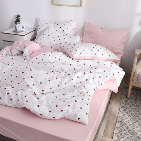 Draps Design, Bed Sheet Painting Design, Aesthetic Heart, Designer Bed Sheets, Corner Sofa Design, Bedroom Interior Design Luxury, Cute Diy Room Decor, Cute Bedroom Decor, Minimalist Room