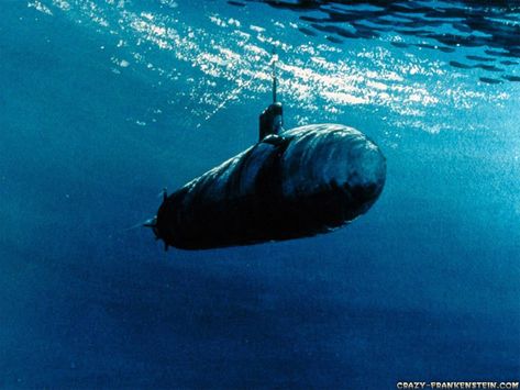 Submarine Pictures, Scary Ocean, Russian Submarine, Military Wallpaper, Ocean Depth, Military Photos, Water Art, Deep Blue Sea, Yellow Submarine