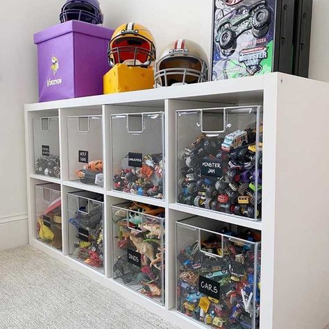 Genius toy storage solutions: Get organised with the best storage ideas for kids toys Storage Ideas For Kids, Toy Room Storage, Toy Room Organization, Toy Storage Ideas, Bloxburg Basement, Small Playroom, Toddler Boy Room Decor, Toy Storage Solutions, Big Boy Bedrooms