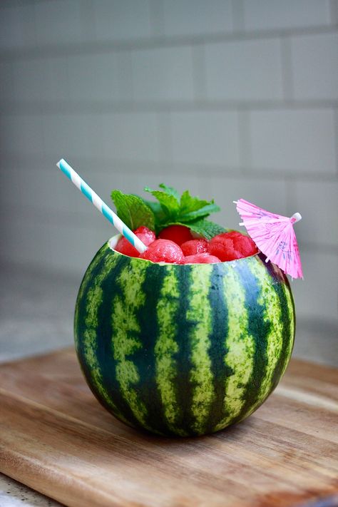 Mini Watermelon Summer Cocktail - The Chic(ish) Chick I Carried A Watermelon, Mini Watermelon, Yummy Appetizers Parties, Watermelon Ball, Drink Umbrellas, Crostini Appetizers, Cocktail Umbrellas, Watermelon Summer, Watermelon Juice