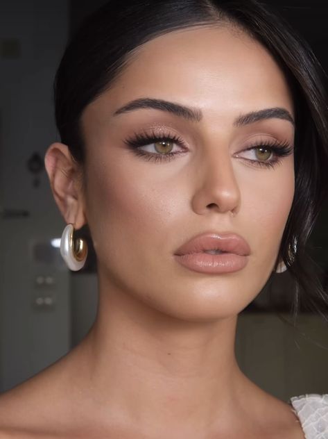 Natural Make Up Glam, Neutral Makeup Green Eyes, Fresh Wedding Makeup Brown Eyes, 90s Glamour Makeup, Soft Classy Makeup, Middle Eastern Bridal Makeup, Wedding Day Makeup Brown Eyes, Full Glam Natural Makeup, Clean Bridesmaid Makeup