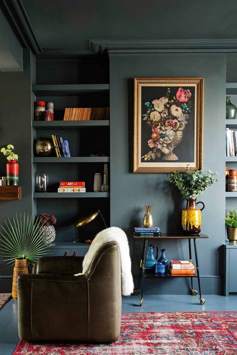 Are Dark Green Walls the New White Walls? (Short Answer: We Think Maybe) - Emily Henderson Modern Victorian Style, Grey Walls Living Room, Grey Wall Decor, Dark Green Walls, Dark Living Rooms, Emily Henderson, Dark Walls, Living Room Green, A Living Room