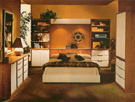 25 Cool Pics That Defined the '70s Bedroom Styles ~ vintage everyday 70s Bedroom Ideas, Bedroom 70s, 70s Bedroom Decor, 1970s Bedroom, 70s Bedroom, 70s Interior Design, 70s Interior, Retro Bedrooms, 70s Home