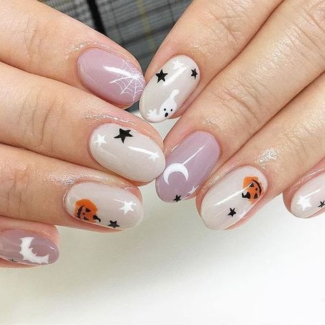 Rate This simple halloween nail designs From ⭐1~10. SAVE & FOLLOW i will update everyweek. Simple Halloween Nails, Halloween Nail Art Easy, Black Halloween Nails, Holloween Nails, Cute Halloween Nails, Pumpkin Nails, Gelish Nails, Halloween Nail Designs, Halloween Nail