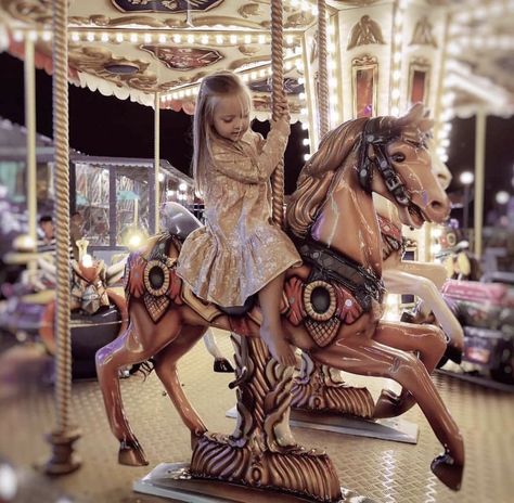 Carousel Photoshoot, Olivia Art, Mary Go Round, Pen Projects, Carousel Cake, Carousel Horses, Merry Go Round, Ap Art, Anime Drawings Tutorials