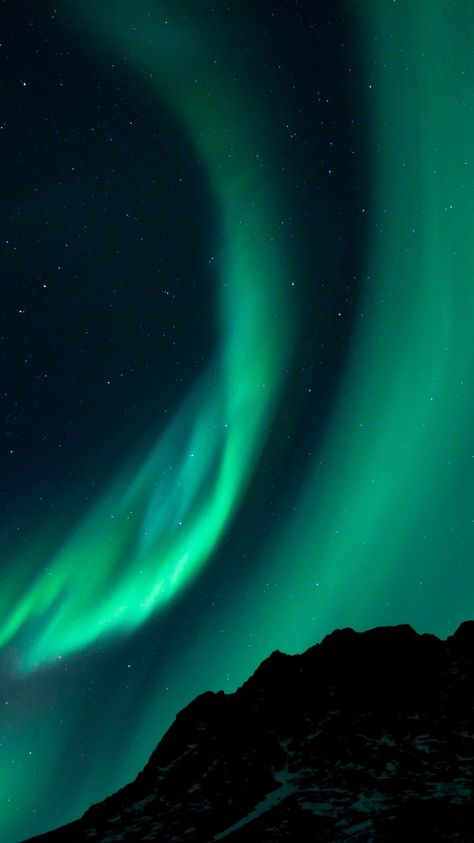 Aurora boreal Northern Lights Wallpaper Iphone, Northern Lights Wallpaper, Hd Sky, Northern Lights Photography, Aurora Sky, Northen Lights, Amoled Wallpapers, Northern Lights (aurora Borealis), 2160x3840 Wallpaper