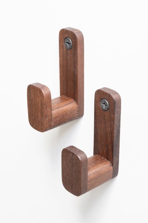 Wall Hangers For Clothes, Modern Curtain Rods, Wooden Curtain Rods, Wooden Coat Hooks, Modern Wall Hooks, Diy Wood Wall, Diy Furniture Videos, Walnut Wall, Wood Hooks