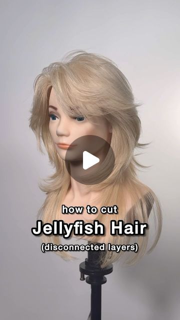 Make Up Ideas Natural Step By Step, Jellyfish Haircut On Wavy Hair, How To Cut Jellyfish Haircut, How To Jellyfish Haircut, Diy Jellyfish Haircut, Styling Hair Tutorial, How To Style Jellyfish Hair, Disconnected Layers Haircut, Blonde Jellyfish Haircut