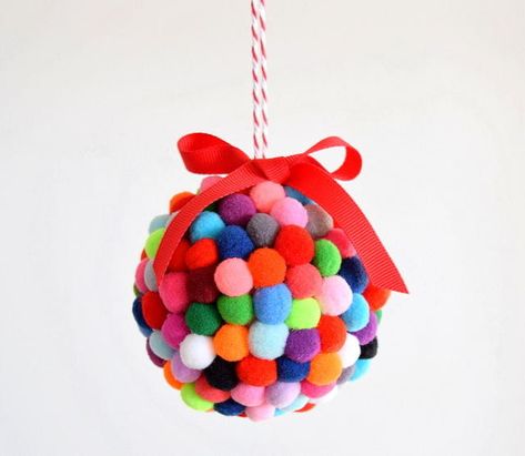 21 DIY Styrofoam Ball Christmas Ornaments - The Bright Ideas Blog Christmas Baubles To Make, Styrofoam Ball Crafts, Diy Christmas Baubles, Homemade Christmas Ornaments Diy, Diy Christmas Ornaments Easy, Ornament Craft, Navidad Diy, Kids Ornaments, Easy Christmas Diy