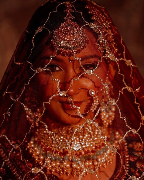 Ghungat Bridal, Indian Bridal Aesthetic, Indian Bride Aesthetic, Indian Bridal Photoshoot, Indian Bridal Wear Red, Indian Wedding Aesthetic, Indian Bride Photography Poses, Bride Photos Poses, Bridal Dupatta