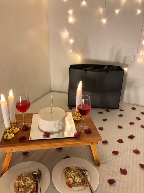 Candle Light Dinner At Home Romantic, Simple Room Decor For Anniversary, Birthday Dinner For Boyfriend At Home, Husband Birthday Surprise At Home, Simple Surprises For Husband, Simple Birthday Dinner Ideas At Home, Home Surprise For Boyfriend, Simple Husband Birthday Ideas, Simple Birthday Room Decorations For Boyfriend