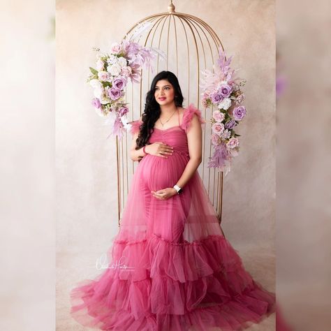 Beautiful Dusky pink gown in our mom's wardrobe collection. Vaishali Harip photography is based in Bavdhan #Pune. Book your slot on 9112970708 #maternityphotoshoot #maternityphotography #maternityphotoshootpune #babyphotoshoot #newbornphotoshoot #toddlersofinstagram #familyphotoshoot #newbornphotographerpune #creativephotoshoot #punephotographer #maternityphotographerpune #babyphotography #maternitygowns #trending #instareels #newbornphotography #maternityfashion #punematernityphotographe... Maternity Gowns Indian, Baby Shower Outfit For Mom, Baby Shower Gender Reveal Cake, Maternity Gown Photography, Baby Shower Gown, Indian Baby Showers, Pregnancy Belly Photos, Pregnancy Photos Couples, Belly Photos