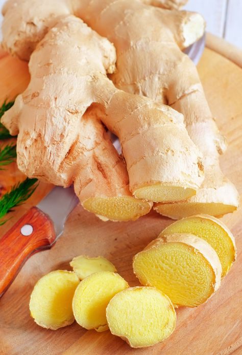 Just as important as having some great recipes to get your fill of fresh ginger is knowing how to store it properly. Storing Fresh Ginger, Produce Drawer, How To Store Ginger, Grocery Items, Food Info, Idee Pasto Sano, Ginger Root, Stir Fries, Food Facts