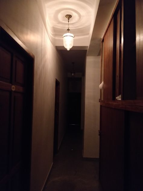 Scary House Inside, Door Aesthetic Dark, Dark Doorway, French Villas, Haunted School, Dark Corridor, Horror Concept, Dark Mansion, House Of Leaves