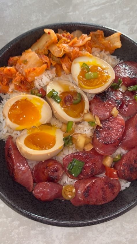 Easy Asian Food, Korean Marinated Eggs, Marinated Eggs, Asian Breakfast, Chinese Sausage, Easy Asian, Eggs Recipe, Healthy Food Dishes, Healthy Food Motivation