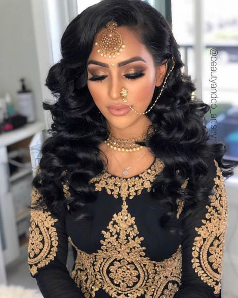 Bridal Asian Makeup, Indian Glam Makeup, South Asian Bridal Makeup, Bridal Indian Makeup, Bollywood Makeup Looks, Desi Bride Hair, Desi Wedding Makeup, Desi Wedding Hairstyles, Pakistani Bridal Hair