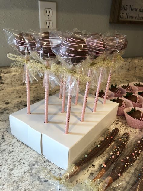 Bake Sale Themes Ideas, Cake Pops To Sell, Selling Cake Pops, Baking Selling Ideas, Trendy Desserts To Sell, Cake Pops Packaging, Bake Sale Aesthetic, Fancy Cake Pops, Bake Sale Displays