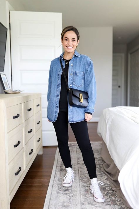 Five ways to wear leggings via pumps and push-ups blog | leggings outfits | petite style | petite fashion | casual outfits Outfits Leggins, Denim Shirt Outfit, Look Legging, Oversized Denim Shirt, Push Ups, Outfits With Converse, Mode Casual, Casual Chic Outfit, Casual Work Outfits