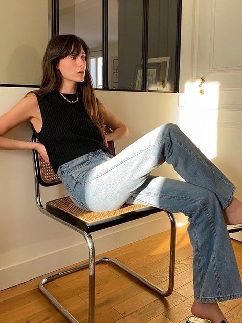 25 Basics That Are So Good Nordstrom Can Barely Keep Them in Stock French Style Shoes, Style Chic Parisien, Leia Sfez, Parisian Outfits, Parisienne Style, Parisian Look, Style Parisienne, Parisian Chic Style, Parisian Women