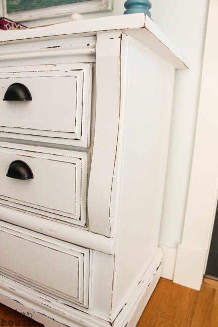 Chalk paint acts a little bit different than latex paint does, in my experience. Here are a few tips I’ve... Read more » Distressed Dresser, Chalky Paint, Shabby Chic Dresser, White Dresser, Furniture Rehab, Painted Dresser, Dresser Makeover, Distressed Furniture, Chalk Paint Furniture