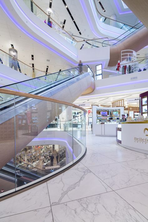 Centro Commerciale Tsum by Atlas Concorde | Manufacturer references Futuristic Shopping Mall, Shopping Mall Interior, Mall Facade, Shopping Mall Design, Atlas Concorde, Mall Design, Architecture Building Design, Shopping Malls, Shop Window Displays