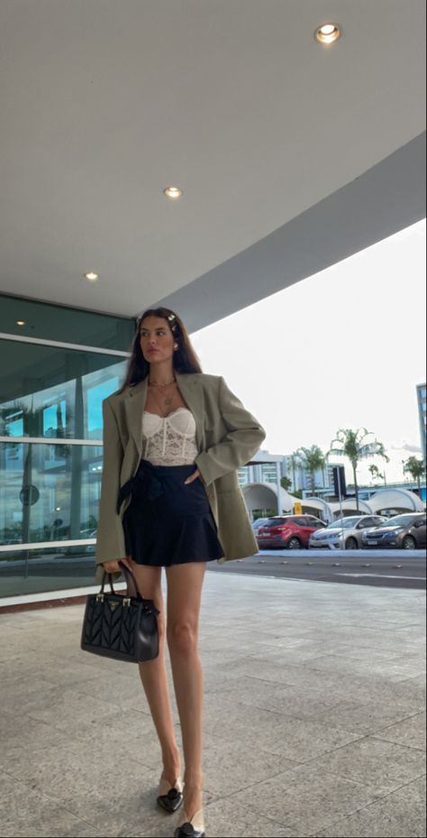 Oversized Blazer Skirt Outfit, Blazer And Mini Skirt Outfits, Blazer Skirt Outfit, Y2k Model, Mini Skirt Black, Skirt Y2k, Lehenga Collection, Blazer And Skirt, Miniskirt Outfits