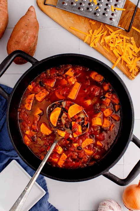 Protein Rich Soup, Low Cholesterol Diet Plan, Black Bean Soup Recipe, Sweet Potato Black Bean, Bean Soup Recipe, Sweet Potato Black Beans, Bean Soup Recipes, Black Bean Soup, Cooking Black Beans