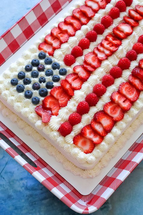 Fourth Of July Cake, Usa Cake, American Flag Cake, Picnic Dates, America Cake, Patriotic Cake, Fourth Of July Cakes, Flag Cake, American Cake