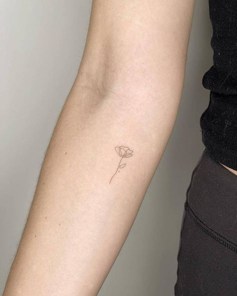 Minimal Tattoo Arm Women, Poppy Tiny Tattoo, Line Art Poppy Flower, Minimal Poppy Flower Tattoo, Inner Arm Tattoo Flower, Poppy Flower Line Tattoo, Mini Poppy Flower Tattoo, Small Poppy Tattoos, Poppy Flower Tattoo Behind Ear