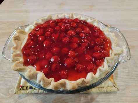 NO-BAKE Cherry Cream Cheese Pie Cherry O Cream Pie Recipe, Cherry Cream Cheese Pie, Cherry Cream Cheese, Cream Cheese Pie, Baked Pie Crust, Cheese Pie, Chocolate Crust, Cream Pie Recipes, Cheese Pies