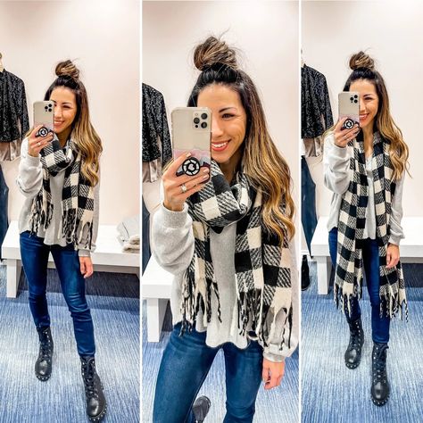 Check Scarf Outfit, Fall Scarf Outfit, Plaid Scarf Outfit, Scarf Outfit Fall, Chunky Sweater Outfit, Capsule Fashion, How To Wear A Blanket Scarf, Buffalo Plaid Scarf, Flannel Scarves