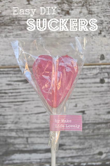 Diy Suckers, Homemade Suckers, Diy Cake Pop, How To Make Lollipops, Homemade Lollipops, Diy Cake Pops, Hard Candy Recipes, Lollipop Recipe, Lollipop Mould