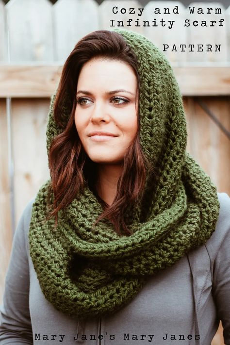 Crochet Infinity Scarf Free Pattern, Confection Au Crochet, Crochet Infinity Scarf, Green Crochet, Cool Weather, Fashion Scarf, Cowl Scarf, Scarf Crochet Pattern, Crochet Cowl