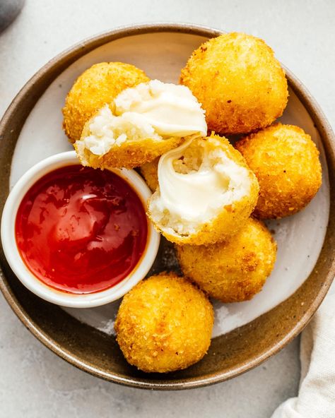 How to make Cheesy Potato Balls | www.iamafoodblog.com Cheesy Potato Balls, Potato Cheese Balls, Potato Balls, Stuffed Potato Balls, Cheesy Potato, Potato Bites, Leftover Mashed Potatoes, Mashed Potato Recipes, How To Cook Potatoes