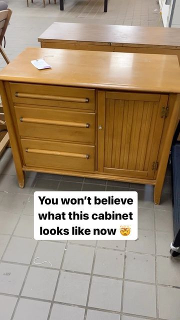 Mary Lindloff on Instagram: "What do you think of this furniture flip? I love how beautiful the @minwaxusa stain looks on the drawers! (#ad) Would you try it yourself?! Here are all the details on the 3-step staining process I followed: 1) Minwax Pre-Stain Wood Conditioner for Oil-Based Stains 2) Minwax Wood Finish Penetrating Stain in Special Walnut (2 coats) 3) Minwax Polycrylic Protective Finish (2 coats) This project took about 4 days to complete, with about 8 hours of active work time. Go grab some Minwax stain for your next (or your FIRST!) furniture makeover! #Minwax #KeeponFinishing #FinishedwithMinwax #furnitureflip #furnituremakeover #furnitureflipping #furnitureflipper #refinishedfurniture" Redoing Wood Furniture, Refinish Veneer Furniture, Upcycling Wooden Furniture, 90s Furniture Makeover, Mid Century Cabinet Makeover, Mexican Pine Furniture Makeover, 2 Tone Furniture Ideas, Paint And Stain Combinations Furniture, Furniture Flip Dresser