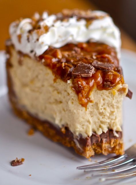 Toffee Crunch Cheesecake, Caramel Toffee Crunch Cheesecake, Cheesecake Caramel, Crunch Cheesecake, Toffee Crunch, Brownies Recipes, Velvet Cheesecake, Cooking Photos, Caramel Toffee