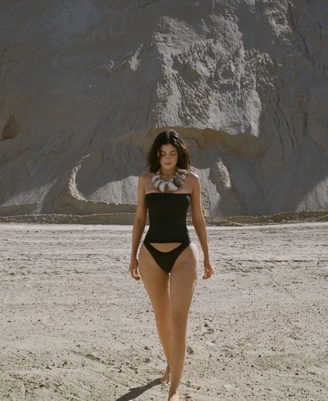 Kylie Jenner 2024, Kylie Jenner Instagram Pictures, Kardashian Holiday, Kylie Jenner Holiday, Kylie Jenner Beach, Kendall Jenner Swimsuit, Kylie Jenner Body, Kylie Jenner Modeling, Kily Jenner