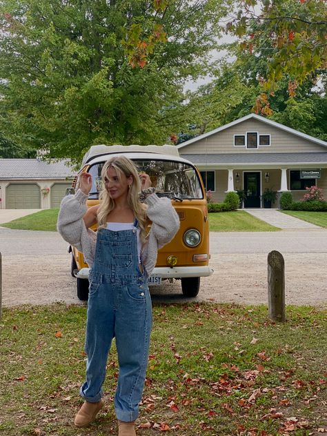 Short Overall Fall Outfits, Blonde Fall Outfit, Overalls With Uggs, Pumpkin Patch Overall Outfit, Overalls And Uggs Outfit, Cardigan And Overalls, Short Overalls Fall Outfit, Overalls For Winter, Jean Overalls Outfit Fall