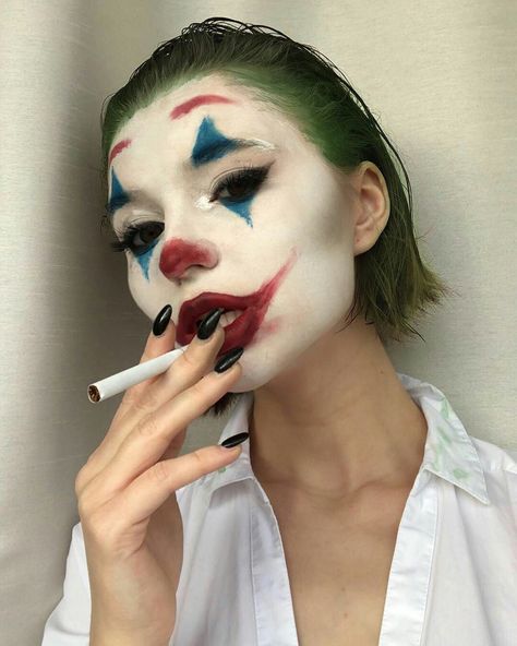 Joker Halloween Makeup, Joker Halloween Costume, Halloweenský Makeup, Joker Halloween, Joker Makeup, Halloween Makeup Pretty, Pretty Halloween, Halloween Makeup Inspiration, Scary Makeup