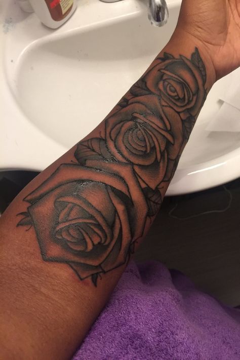 Cute Thigh Tattoos, Girl Thigh Tattoos, Arm Sleeve Tattoos For Women, Rose Tattoo Sleeve, Three Roses, Rose Tattoos For Men, Rose Tattoos For Women, Hand Tattoos For Girls, Cute Hand Tattoos