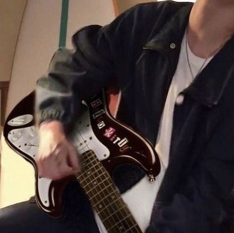 Boy Playing Guitar Aesthetic, Guitar Guy, Guitar Boy, Guitar Obsession, Cool Electric Guitars, I'm With The Band, Aesthetic Boy, Music Aesthetic, Aesthetic Guys