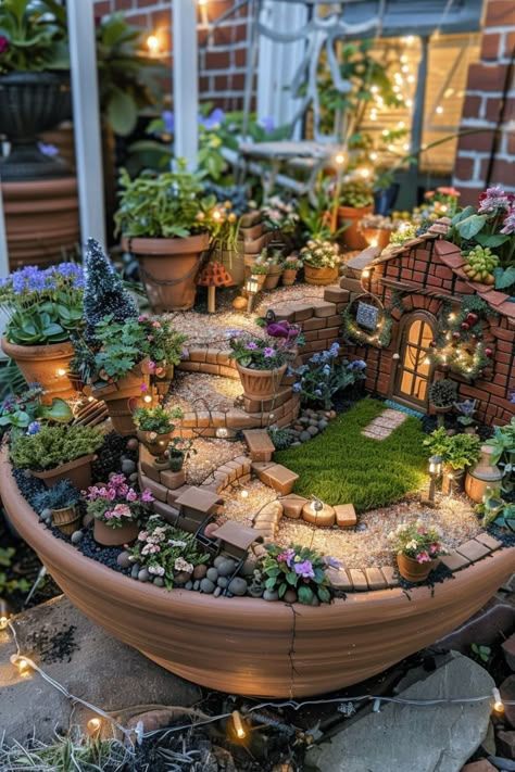 Plant Decoration Outdoor Garden Ideas, Fairy Garden In Backyard, Fairy Garden Outside, Moss And Fern Garden, Elf Garden Ideas, Fairy Gardens In A Pot, Fairy House Inspiration, Magical Small Garden, Fairy Cottage Garden