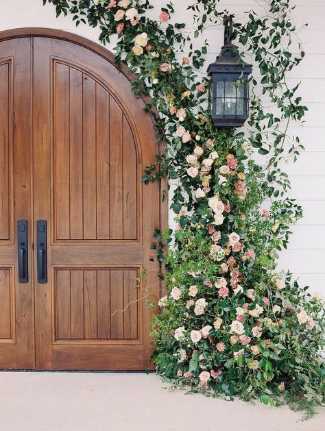 Southern Spring Wedding | How do you mix an all white wedding color palette after your bride chooses blue bridesmaid dresses?  Take a look at the wedding we put together for this beautiful bride. The ceremony color palette was all white, whilst the color All White Wedding, Arkansas Wedding, Wedding Theme Colors, Floral Arrangements Wedding, Wedding Color Palette, Floral Arch, Blue Bridesmaids, Chapel Wedding, Southern Wedding