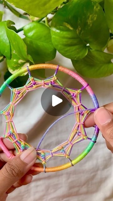 Diy Boho Dreamcatcher, Dream Catcher Patterns Diy, Dreamcatcher Patterns Tutorials, Making Dream Catchers Step By Step, How To Make A Dream Catcher Step By Step, Boho Dream Catcher Diy, Dream Catcher Diy Easy How To Make, How To Make Dream Catchers, How To Make A Dream Catcher