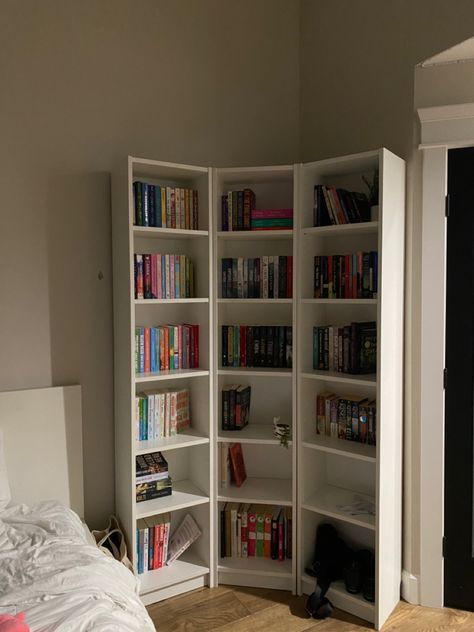 Bedroom Bookshelves Decor, Small Library Room Aesthetic, Small Bedroom With Bookshelf, Bedroom Corner Bookshelf, Small Bedroom Library, Small Home Library Aesthetic, Bedroom Library Small, Small Library Room Ideas Bookshelves, Desk And Bookshelves In Bedroom